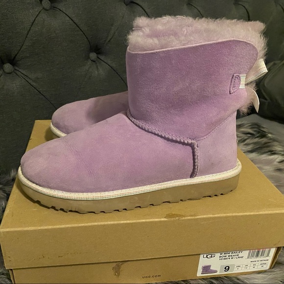 Ugg RARE lavender w/mini Bailey bow! Like new! - Picture 7 of 14